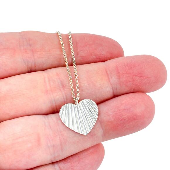 Vintage Dyadema Sterling Silver 925 Fluted Heart Pendant Necklace 16"-18" - Picture 1 of 6